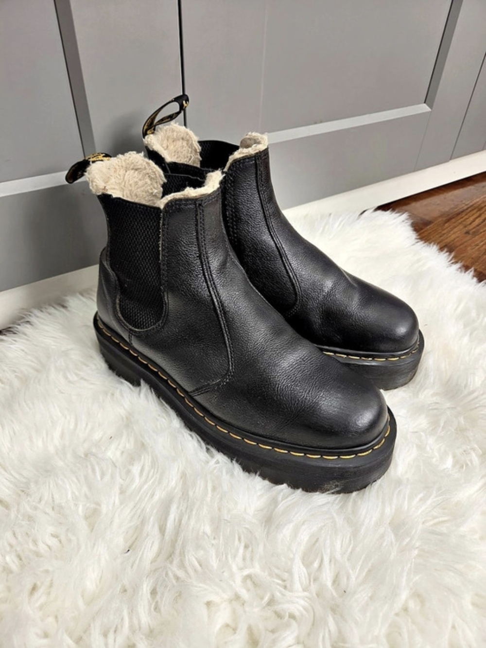 Dr. Martens  Quad Faux Fur Lined Platform Chelsea Boots Chelsea Boots Black